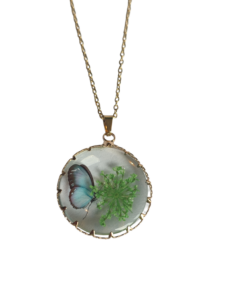 Collier papillon vert